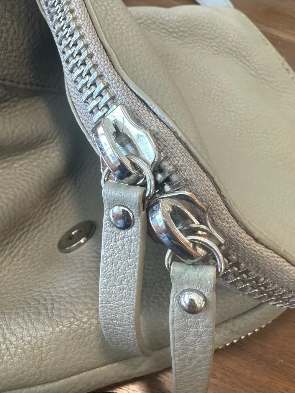 Vince Camuto Pebbled Leather Crossbody Bag Zipper Pockets Gray 9x9 Inch
